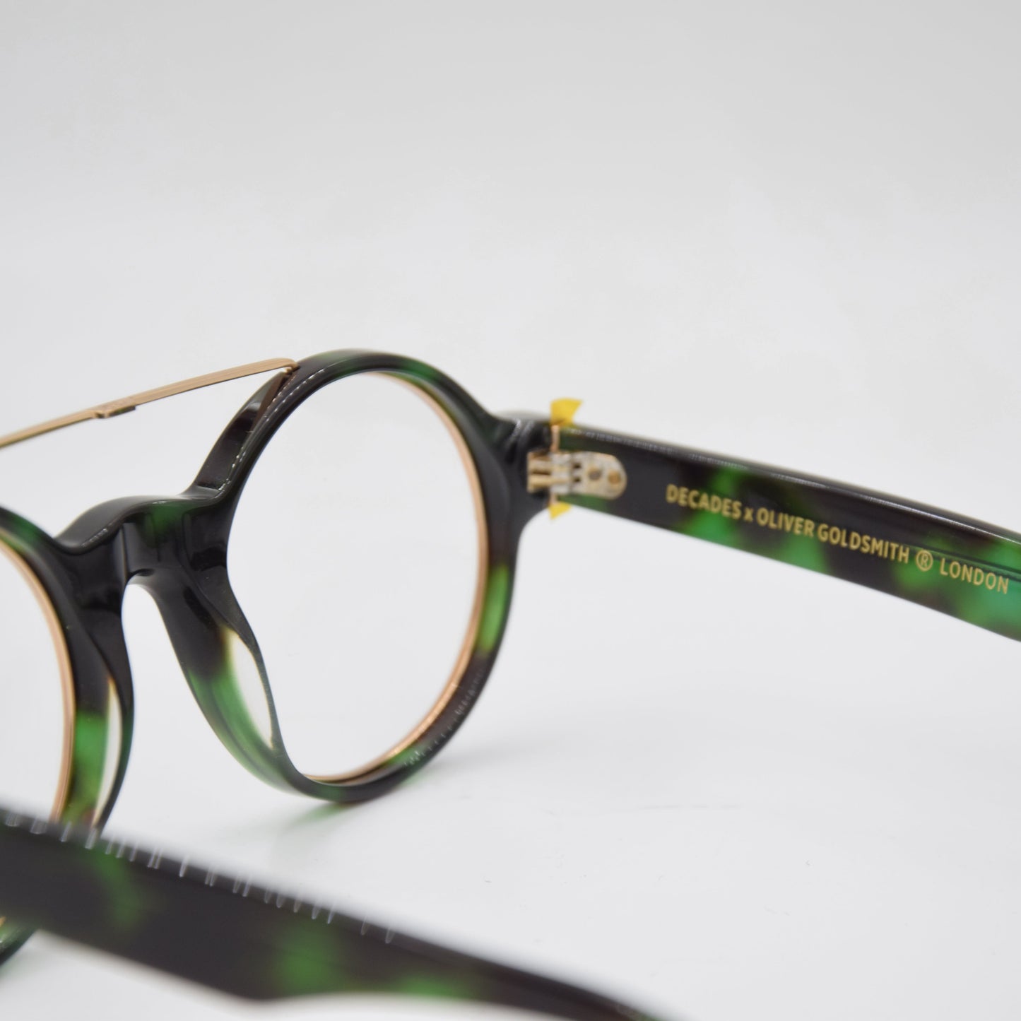 DECADES X OLIVER GOLDSMITH LONDON CAT.3 GREEN TORTOISESHELL