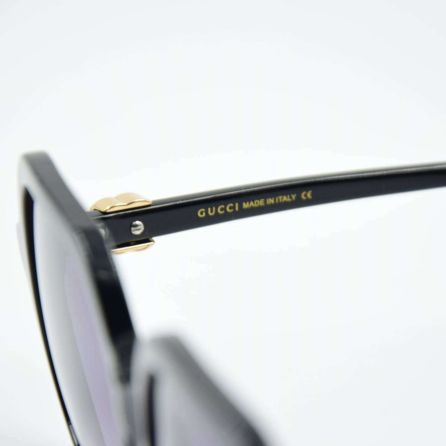 Solaire : Gucci GG1072S 001A Noir