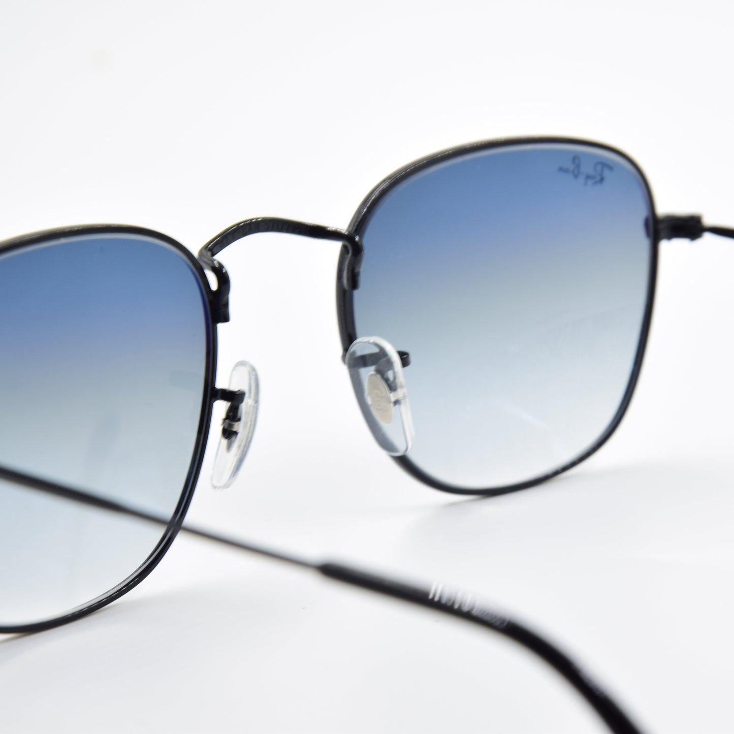 Solaire : Ray-Ban RB3857 FRANK Noir Dégradée