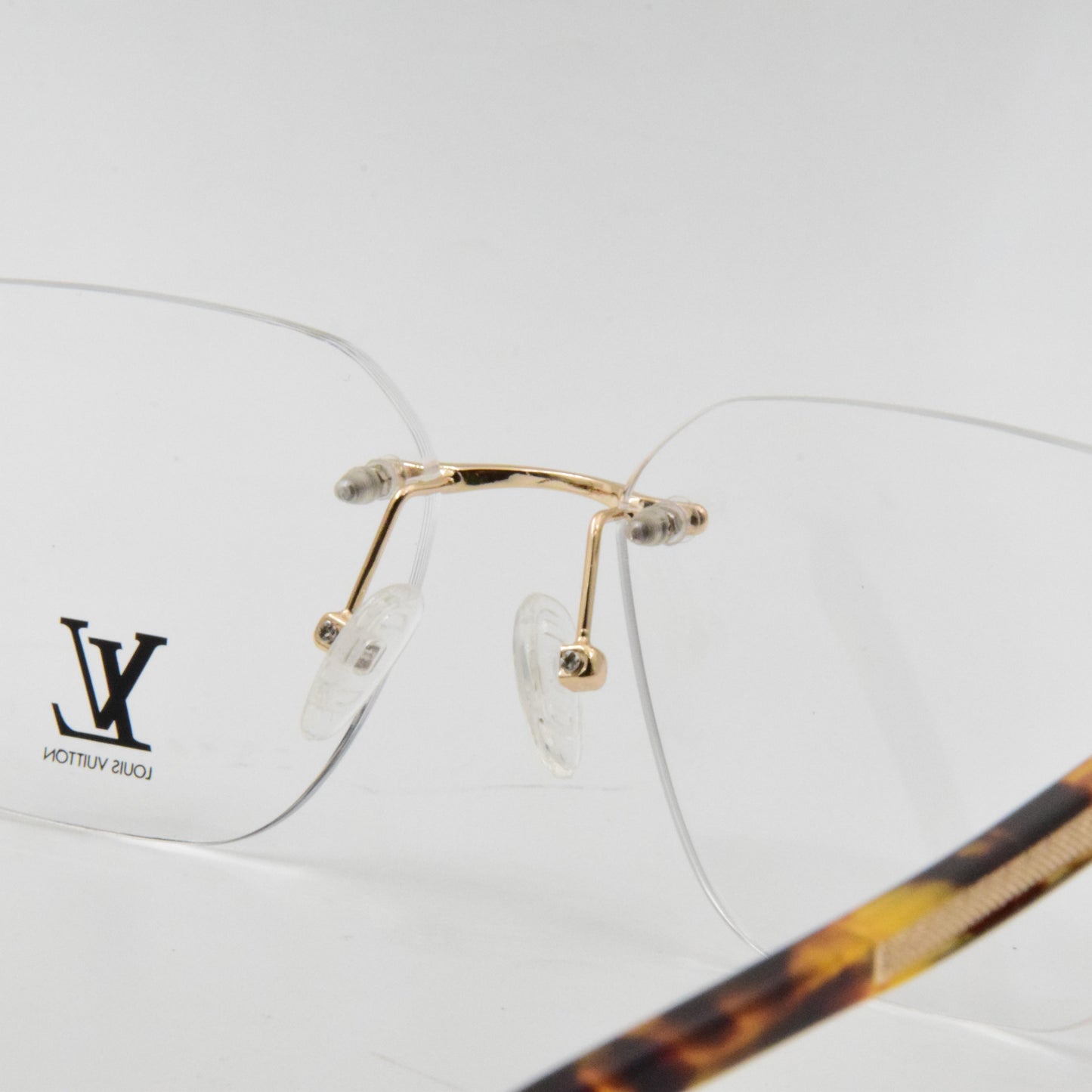 LOUIS VUITTON 25610 GOLD