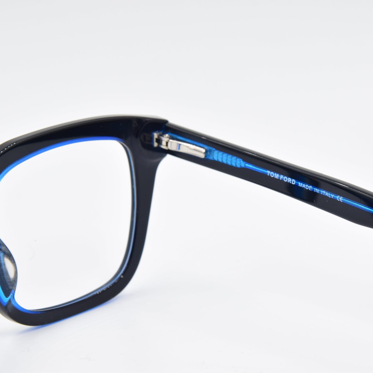 Optique : Tom Ford FT5683 BLEU