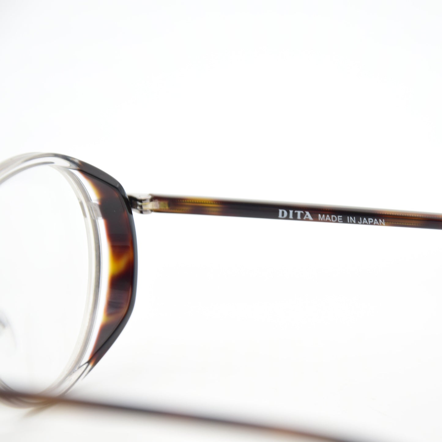 OPTIQUE : DITA 1862 CRYSTAL/HAVANE C02