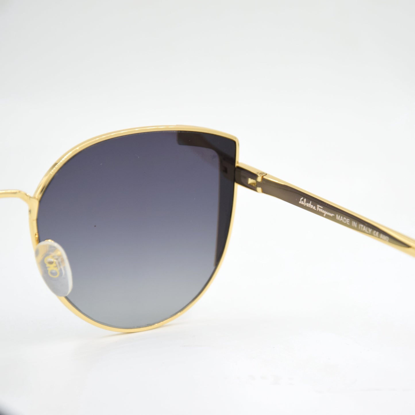 SALVATORE FERRAGAMO SF260S 758K BLACK-GOLD